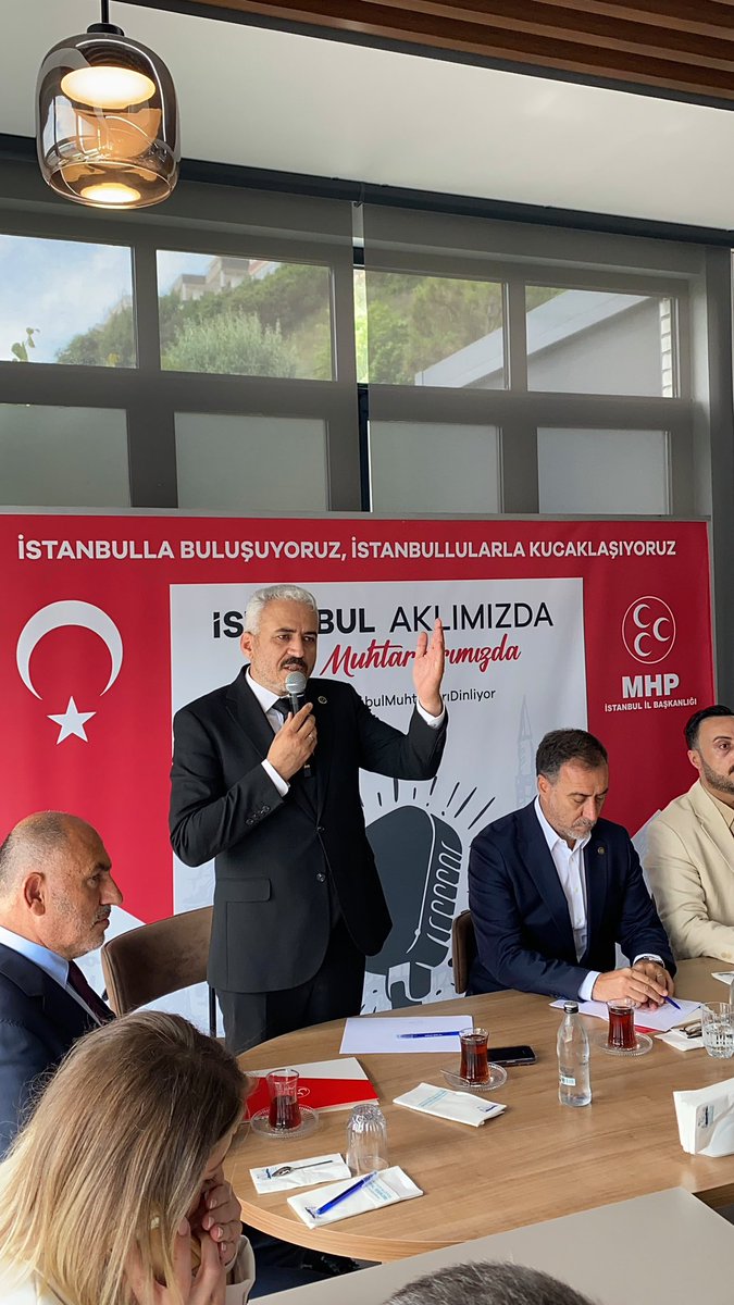 mhparnavutkoy's tweet photo. İl Başkanımız @BBvolkanyilmaz Sn. Volkan Yılmaz,
Muhtarlarla İlişkilerden Sorumlu İl Başkan Yardımcımız Sn. Burak Tatar, İlçe Başkanımız Sn. Cihan Barut @CihanBARUTCCC ve Belediye Meclis Üyelerimizin katılımıyla bu sabah Arnavutköy Karaburun’da  kıymetli muhtarlarımızla bir araya gelerek “Söz Muhtarlarımızın” dedik.
İlgileri ve katkıları için tüm muhtarlarımıza teşekkür eder, çalışmalarında başarılar dileriz.
@_MHPistanbul_ @rahmancanmhp @CamurMehmet123 

#MHPİstanbulMuhtarlarıDinliyor