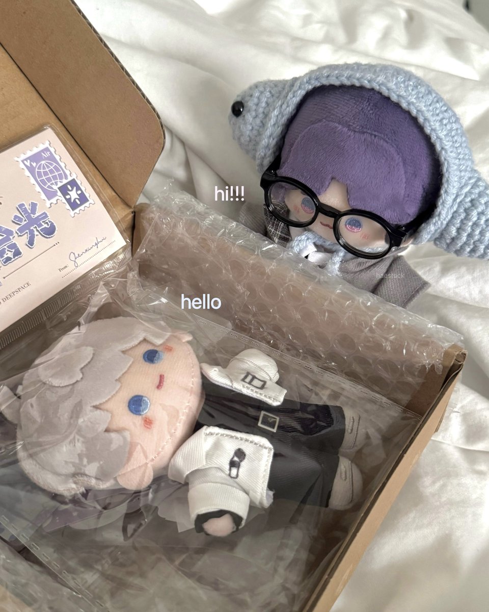 haestack's tweet photo. fishie just got a new friend :> https://t.co/vkkFlscWk1