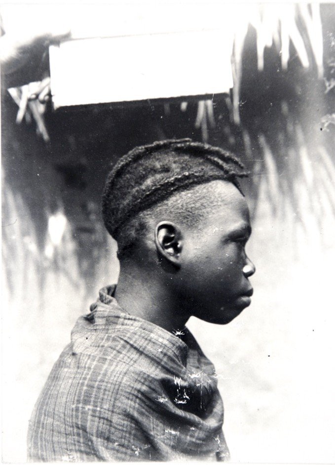 Edocentric_'s tweet photo. A young man from the edo region, with braided hairstyle...

📸;Thomas Northcote Anthropology Research_1909-1913... https://t.co/mqhjZrnMum