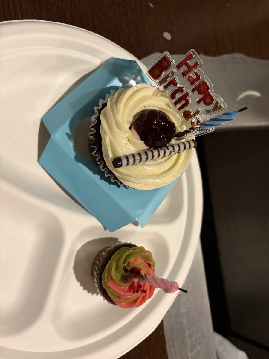 blueleaf_drums's tweet photo. サプライズで誕生日祝ってもらいました🎂
いい職場ですね☺️ https://t.co/g8qK8zboEP