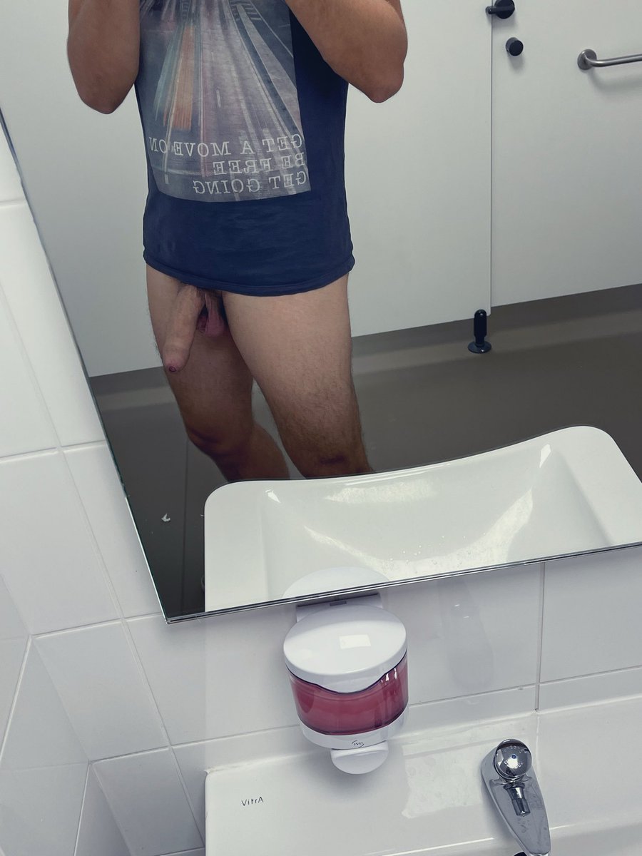 ActDomBdx's tweet photo. Qui souffle ma bougies ? #hot #chudai #sex #bdx https://t.co/FAIrYCLzqR