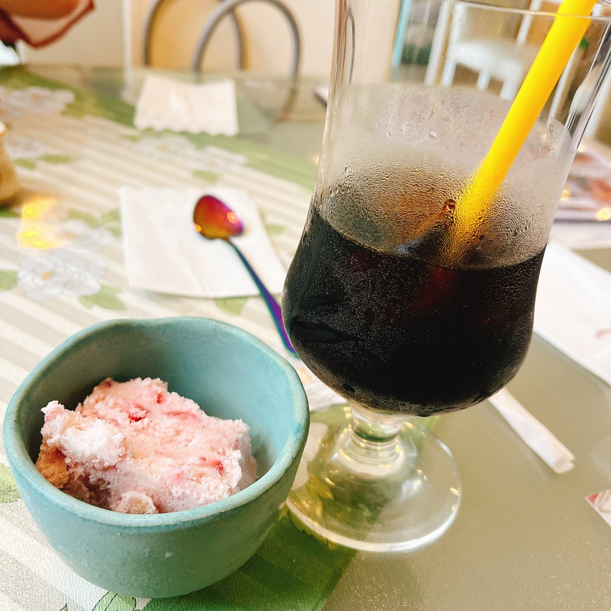 haru4_spring's tweet photo. 久々投稿🍀
ずっと気になってた地元のカフェ☕
めっちゃ美味しかったー♡
ここはリピ決定🤭
かき氷はカシス＆紅茶✨️ https://t.co/6ep1i8EP1l