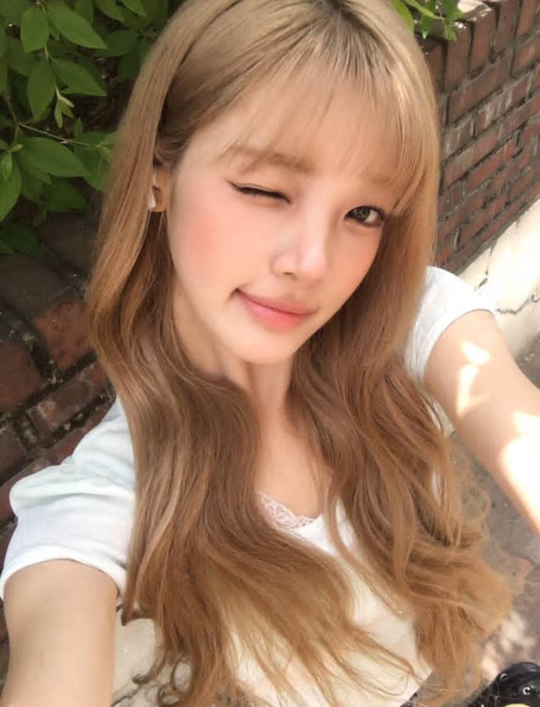 yooiharam's tweet photo. Bit of wink bit of pouty little plumpy allures! https://t.co/Qfl224tHJo