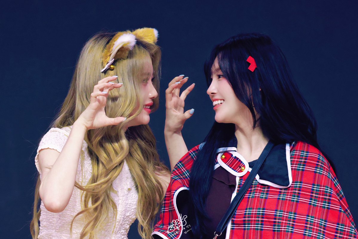 nine_happy_'s tweet photo. 260619 🐱🥰
#채소즈  #Xiaochae #XIAOTING #샤오팅 
#김채현 #CHAEHYUN #チェヒョン https://t.co/R2ewZPUM1O