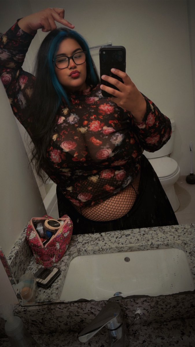 Ninaxxx95's tweet photo. Happy freaky Friday from your favorite Bbw #bbw #ssbbw #onlyfans #of #bigtits #bigtitsmomِ #milf #alernative #fishnets #bigbeautifulwomen #mommy #brat #sub #daddyissues #freakyfriday #latina #rican #naughty #followme #single #bigtitties #hotmilf #follow #thic #thick #bigtitsmomِ https://t.co/KX6an5Ncwy