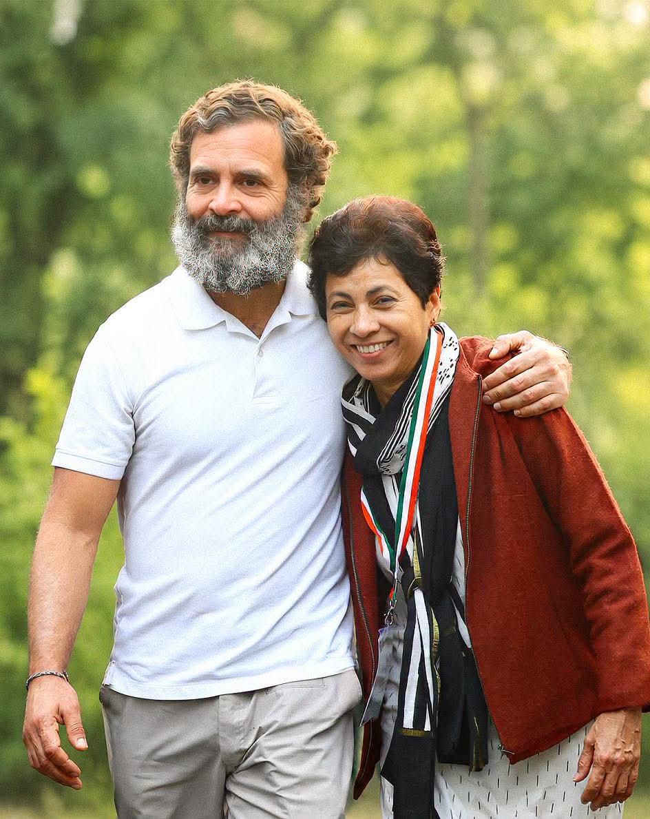 HeadlinesHQ90's tweet photo. लोकसभा में नेता प्रतिपक्ष श्री राहुल गांधी जी के जन्मदिन पर उन्हें हार्दिक शुभकामनाएं 🎉।
प्रधानमंत्री श्री नरेंद्र मोदी जी, अखिलेश यादव, तेजस्वी यादव,कुमारी शैलजा समेत सभी दिग्गज नेताओं ने ट्वीट कर उन्हे शुभकामनाएं भेजी।।

@RahulGandhi @yadavakhilesh @selja https://t.co/kjbUM0DLWo