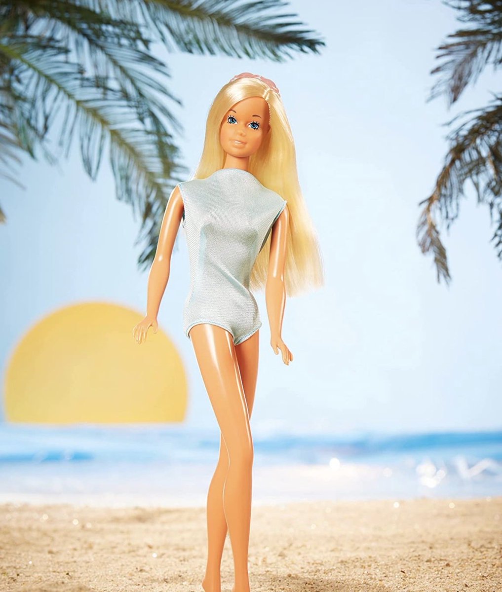 HPBarb1965's tweet photo. Amen. I grew up with the #ToyStory franchise with my son who is now 27 years old. We all went to see TS3 at the cinema we all got misty eyed. I can’t imagine how MY childhood would have been w/o Barbie, playing outside with jacks, coloring, Mrs. Beasley. TG for REAL toys https://t.co/2pgu4w7cuG