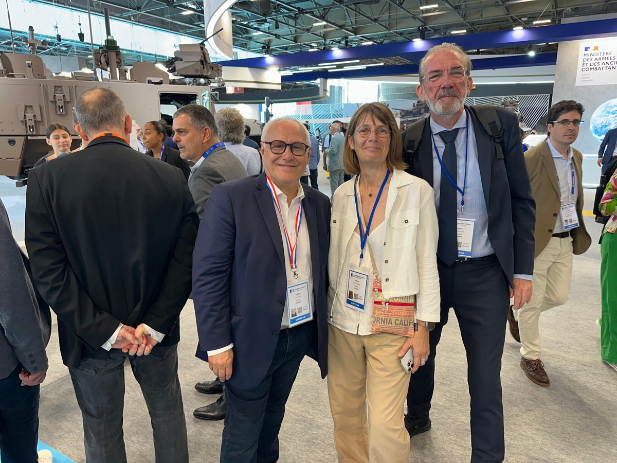 CPME95's tweet photo. [Retour sur Eurosatory 2026 : l'Appel de l'Industrie – 18.06.2026] 🌍🛡️

Le jeudi 18 juin, les CPME 77, 92, 94 et 95, aux côtés de ROISSY DEV,  ont réuni une délégation de dirigeants franciliens à l’occasion d’une  visite du salon Eurosatory.

https://t.co/BwMpRXBBlS

@CPME95 https://t.co/V4IrZcWo30