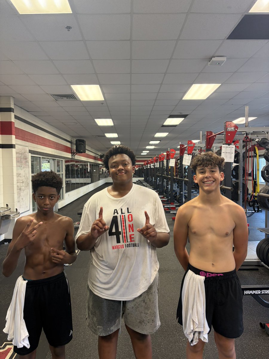 PCnowisthetime's tweet photo. We will earn everything every day! @Marcus_HS Marauders and Lady Marauders just show up and do the work! What a blessing to join these kids in the weight room every Summer! 💪 

S/o our  @VistaRehabPT ⭐️’s of Week 2! https://t.co/pThYdsmVNM
