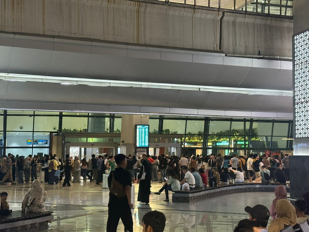 Kuli Bangunan tweet media