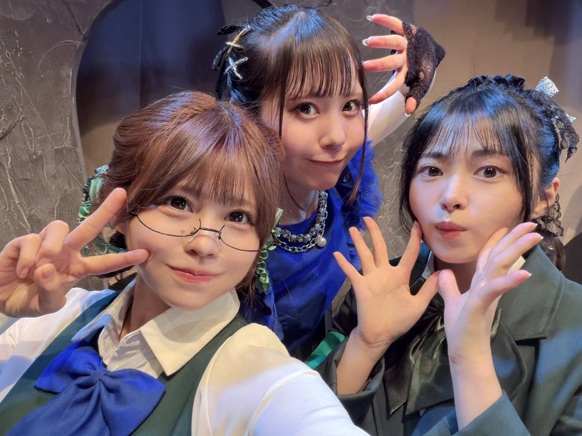 kashiwagi_siiin's tweet photo. #魔銃ドナー
3日目ありがとうございました！✨
もう折り返し、、！はやいなあ
大切に麻美として生きれる時間を生きます！

チェキとか特典会とかもありがとう！！
大切な時間です🫶

とっきーれにちゃんと
とある3人組で！🫶🫶 https://t.co/p8T606yTuj