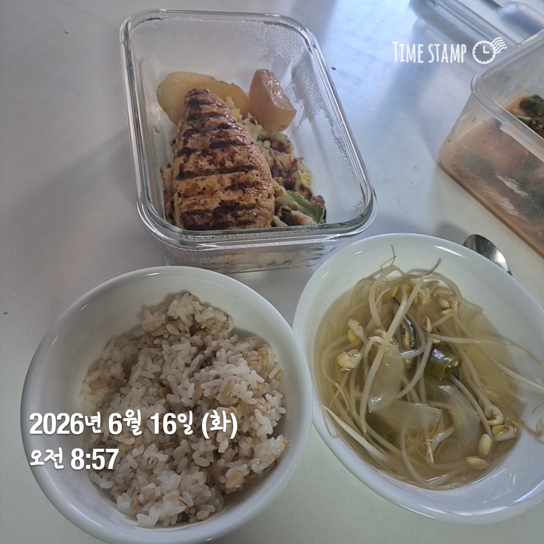 HappyChi_Cafe's tweet photo. 나 ㄹㅇ 아점저 이렇게 탄단지 다 챙겨먹고 어쩌다가 어떤날에는 디저트 한개 먹는 정도인데 살 준내 안빠짐 어케된건지 (트레이너쌤은 잘 먹고잇다고함) https://t.co/q4HURY3141