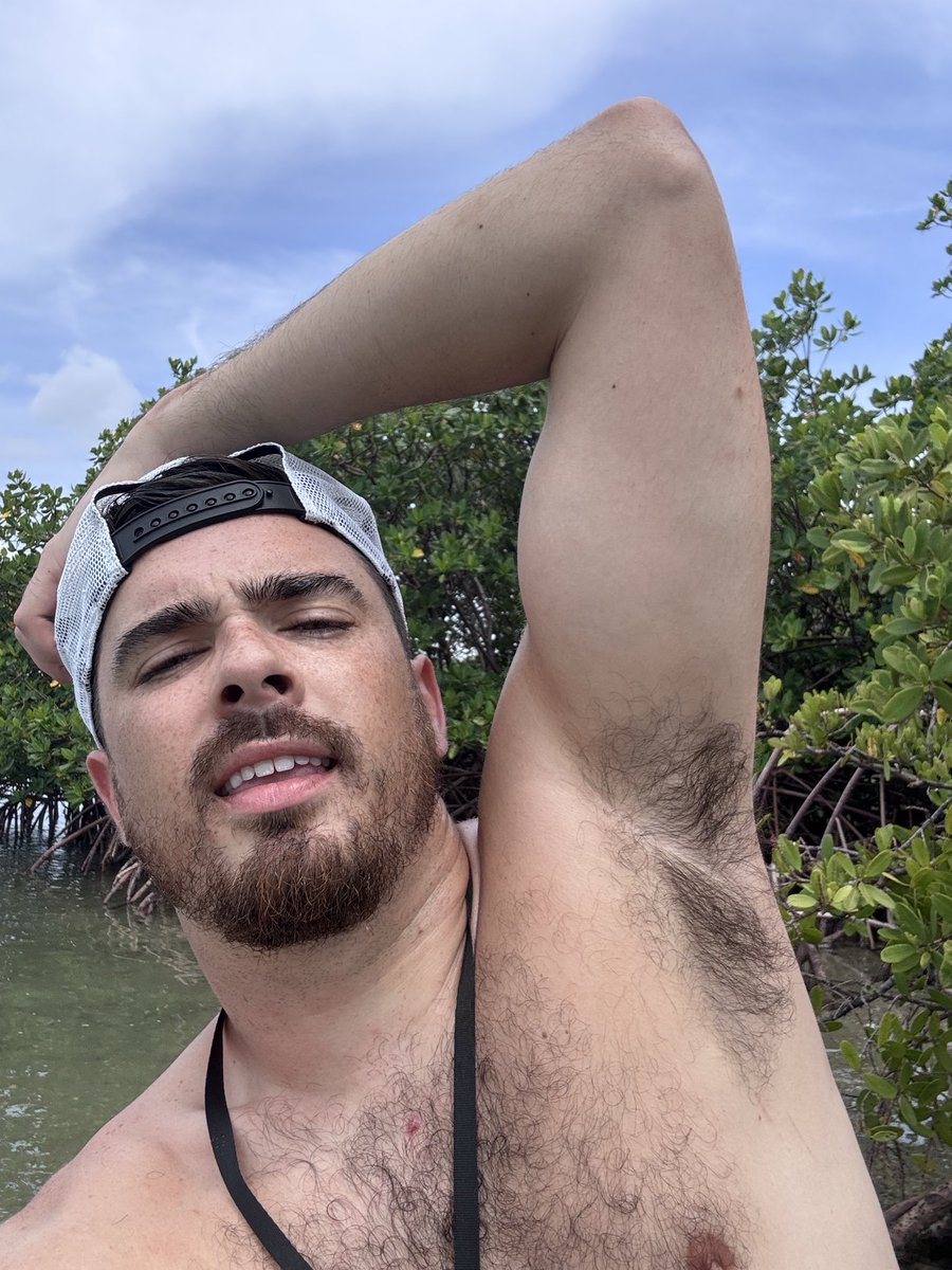 AJ_Davis_'s tweet photo. Meet me on the paddle boards? https://t.co/lfSMRHJ3N2