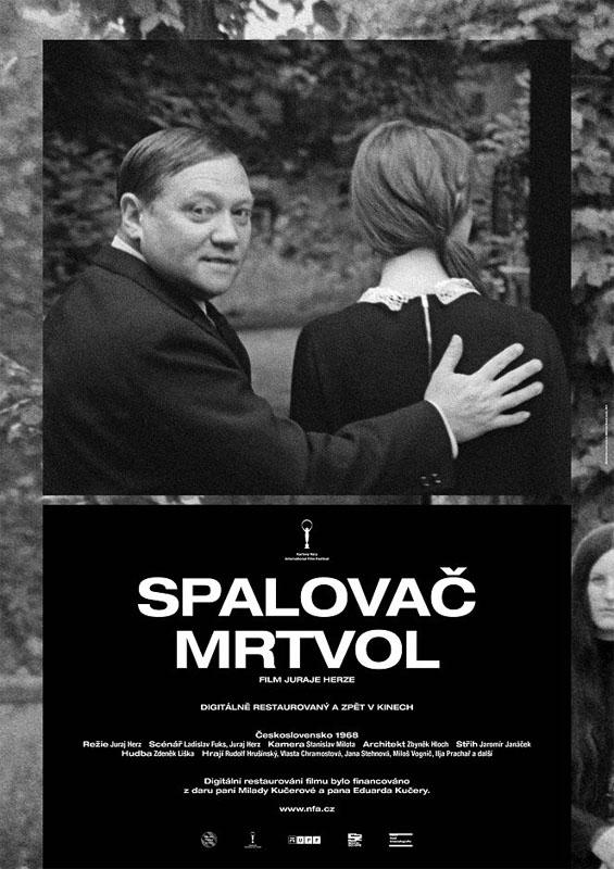futodiver's tweet photo. 【火葬人】(1968) チェコ映画傑作選 ・その3

ナチスの影が大きくなる1930年代後半にチェコで火葬業を営む男のグロテスクな日常。フィッシュアイのレンズで迫る男の肖像は暑苦しく、ひたすら語り続ける言葉を追うのは集中力が必要。終盤に「多くの人を短時間で焼却する火葬装置」の登場に戦慄した。 https://t.co/Qpxd2GD5gL
