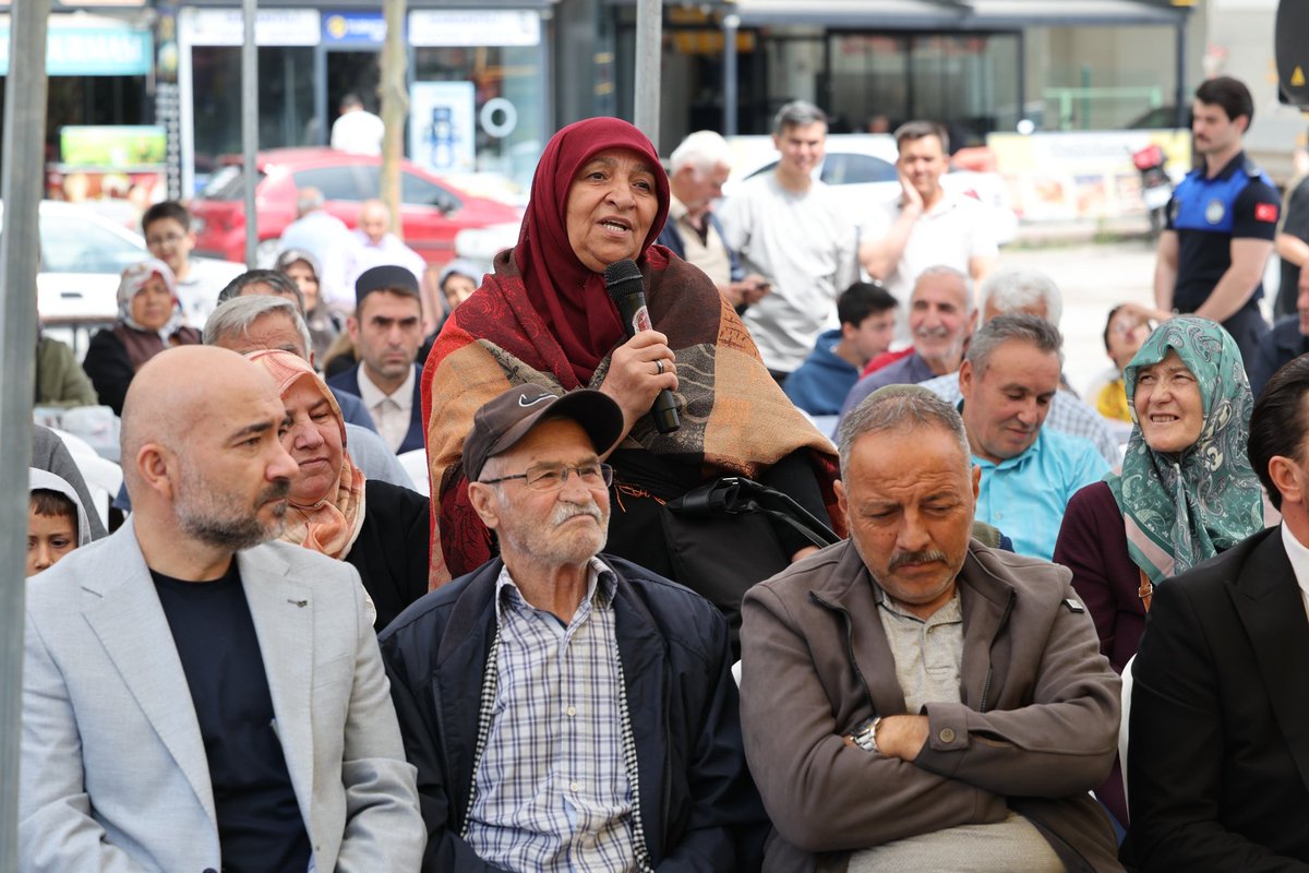 AKPURSAKLAR's tweet photo. Muhsin Yazıcıoğlu Meydanı'nda İlçe Başkanımız Sn. İbrahim Kopan, Belediye Başkanımız Sn. Ertuğrul Çetin, yönetim kurulu üyelerimiz ve meclis üyelerimiz ile beraber hemşehrilerimiz ile bir araya gelerek fikirlerini ve önerilerini dinledik, samimi bir sohbet gerçekleştirdik.🤝
Pursaklar’ı birlikte şekillendiriyoruz.💡
Katılım ve katkıları için tüm hemşehrilerimize teşekkür ederiz.🙏
@abuyukgumus @hakanhanozcan @ibrahim_kopan @Ertugrulcetin06 @kurtcancelebi @AkpartiAnkara