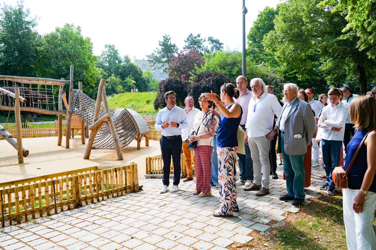 VilledeReims's tweet photo. Le #parc Jean Moulin fait peau neuve ! Un espace repensé pour tous, entre nature, loisirs et convivialité. Les familles, les enfants et les habitants du quartier #Europe peuvent désormais profiter de ce #nouveau lieu de vie et de partage. https://t.co/lZBLaE0HM0