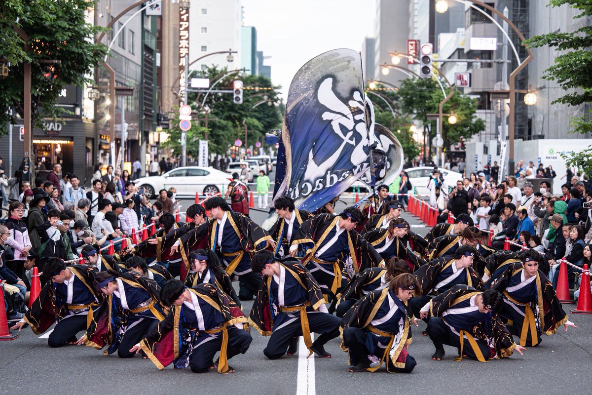 yosakoi_wadachi's tweet photo. 第35回YOSAKOIソーラン祭り
6/13(土) FUNKY！すすきの 第2会場①

たくさんの素敵な写真を撮影して頂きました！
皆様もぜひご覧ください😭

撮影　@syuutyaku 

#轍wadachi　#YOSAKOIソーラン祭り https://t.co/AjPQtfJWWW