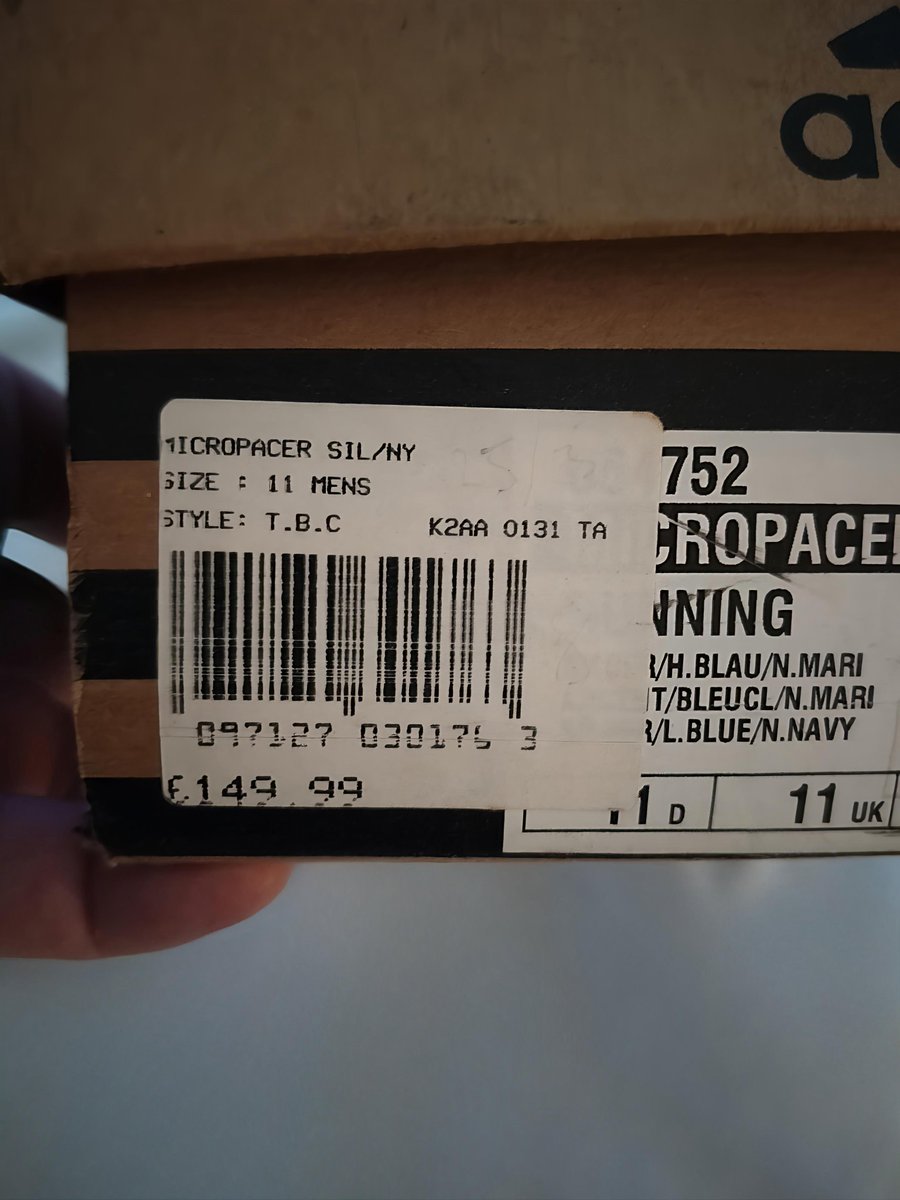 MMcadidas's tweet photo. ⭐⭐⭐ A one off opportunity⭐⭐⭐
Vintage nearly new micropacer millennium with original box,tags,booklet.
Sized as 11 on box and label but fit a 10.
No scrapes,solid shoe.
27 years old,I've did my homework on price,rough pairs go for 200+,bnib for 900+ I'm asking £350 https://t.co/KWx18zRSyh