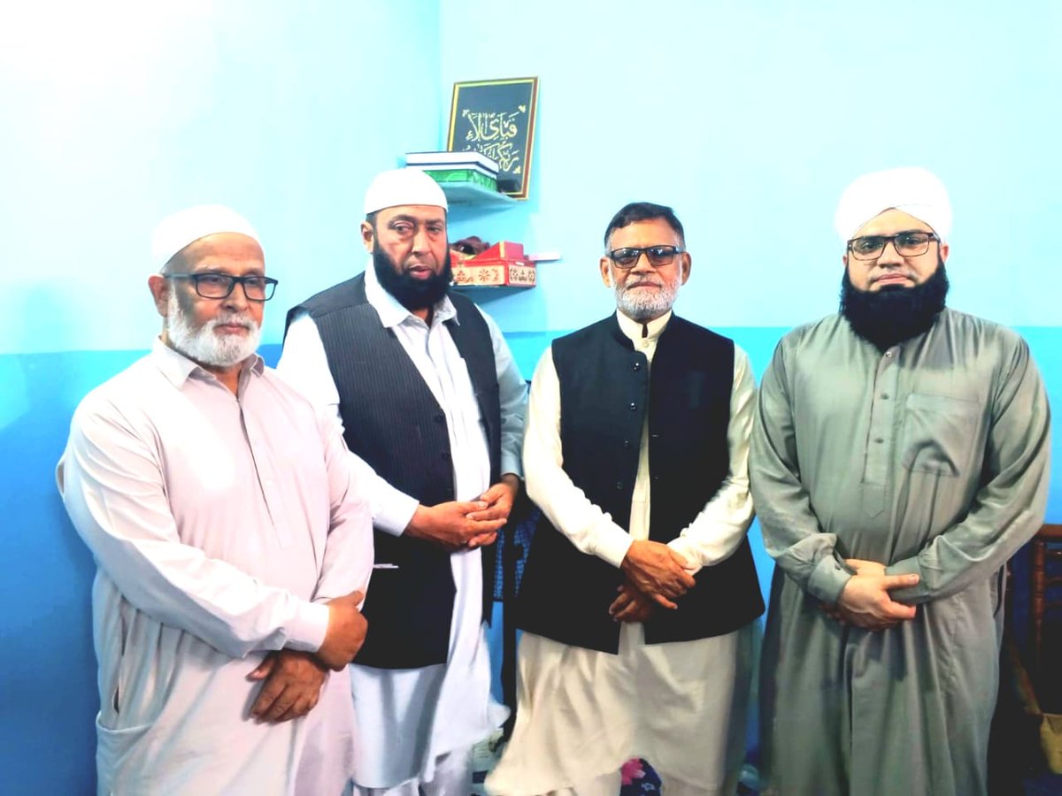 MQMPKOfficial's tweet photo. ایم کیو ایم پاکستان کی جانب سے محرم الحرام میں مذہبی رواداری اور امن و امان کے قیام کے لیے رابطہ مہم جاری،مرکزی رہنما عبدالحسیب کی معروف مذہبی رہنما و سجادہ نشین خانقاہ سرفرازیہ مفتی نور رحمانی اور مزہبی رہنما علامہ اظہر نقوی سے ملاقات
#MQMPakistan  #MuharramUlHaram https://t.co/Jr3S0gLIhB