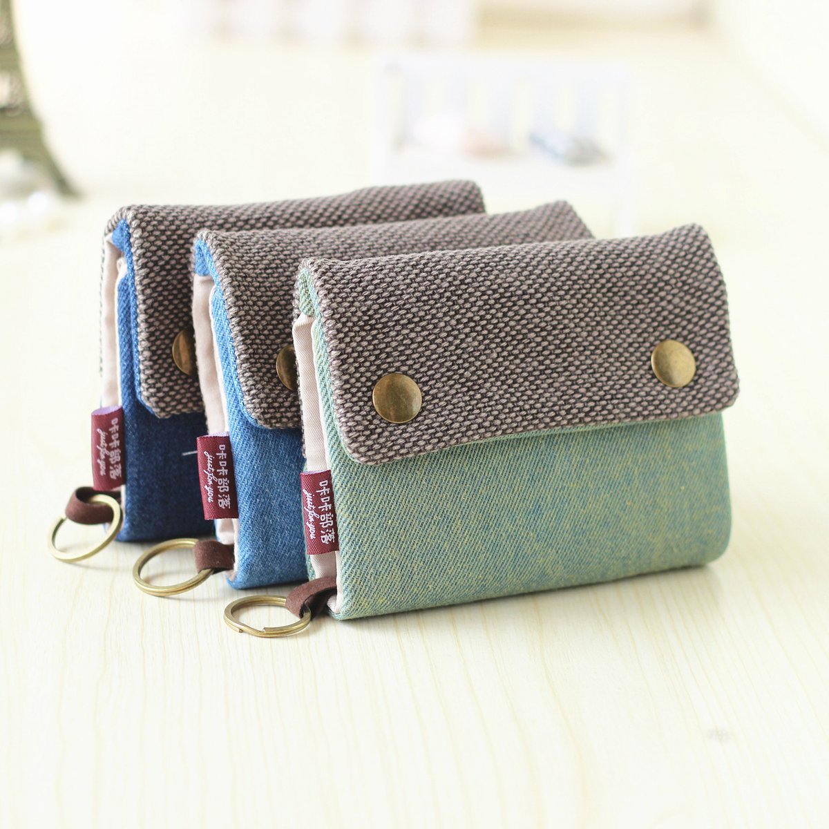 GuedjDavid3's tweet photo. Got spare fabric scraps Turn them into cozy mini pouches with basic stitches! Perfect for storing small trinkets https://t.co/oHnJ5rcA0j