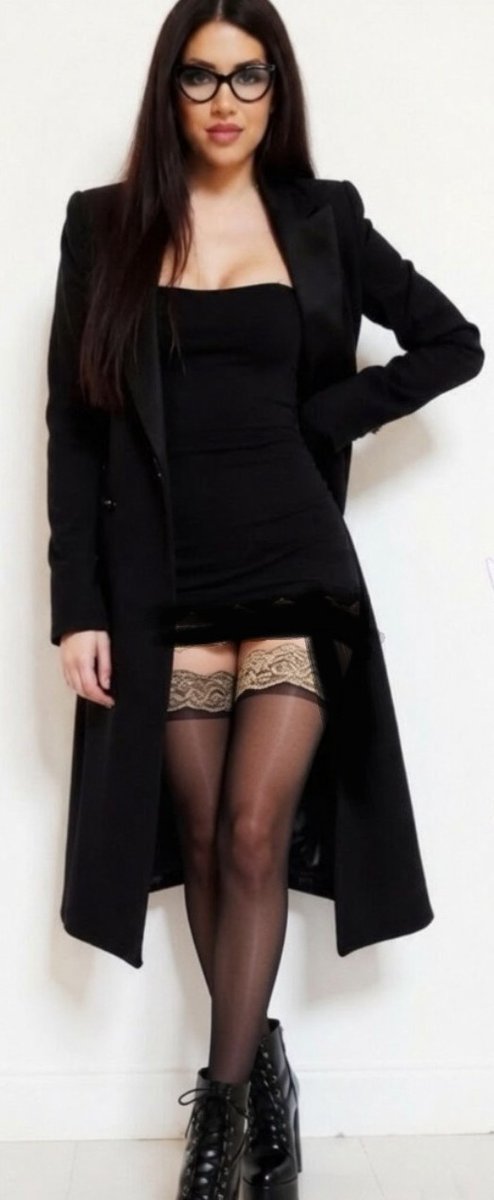 Sub4Everx's tweet photo. Worship Her perfect legs 🔥🙏
@LadyAlexa222 https://t.co/TuM6J7XxoX