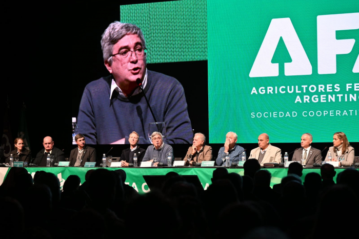 AgenciaComBA's tweet photo. 📣Javier Rodríguez defendió el cooperativismo y advirtió sobre los riesgos del individualismo en el agro

https://t.co/a48czutSI3

#FECOFE @BAProvincia @Produccion_PBA @AgrarioPBA @JavoRodriguezL #DaríoMarinozzi #AndreaSarnari #SergioBusso #ComBA #JavierRodríguez https://t.co/Ql4HxfCdIo