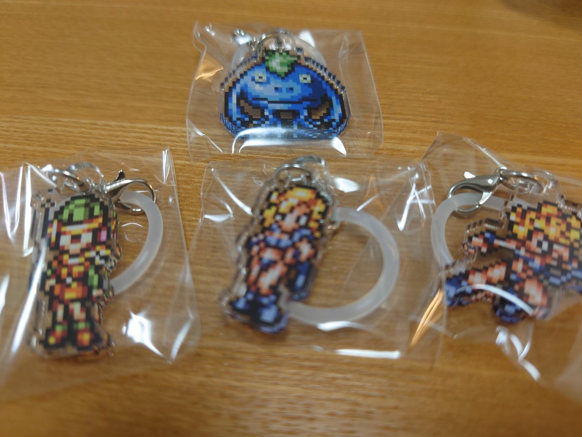 bohi119's tweet photo. 横浜で用を済ませたらたまたまタイムラインに流れてきて
検索したら近くにあると判明
行ってみたらまだまだ中身があって2000円だけ挑戦！
カエルかロボ欲しかったけどなにやらヌゥがシークレットぽいので
結果オーライですね

#クロノトリガー https://t.co/rsivdcQYMG
