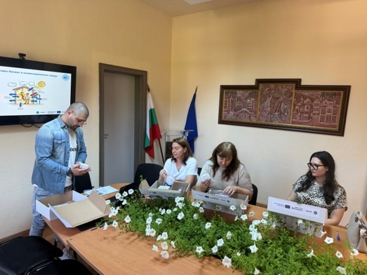 Associatio78992's tweet photo. 💡Activities implemented in Bulgaria within the INFIRE project
🔎 Learn more about the activities here: https://t.co/0uGui9WanM
🌳 🌿 🌪️ 🏘️ 🏢
#INFIRE #Project #energy #climate #EnergyPlanning #EnergyFinancing #EnergyProjects #carbon #neutral #living #areas #EuroMED https://t.co/KmVjxwTKSi