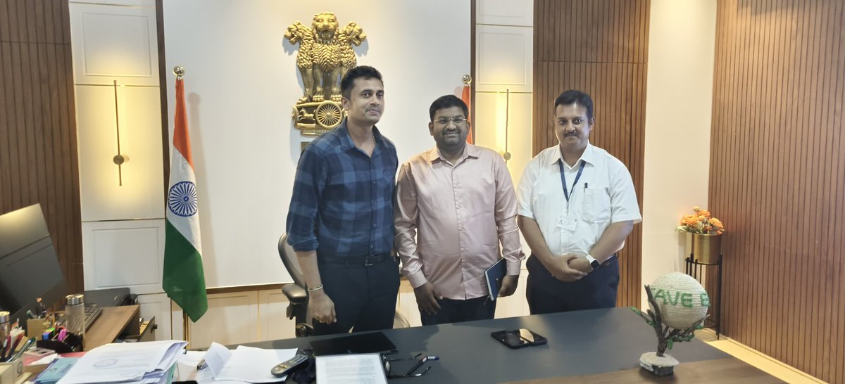 IncuXai's tweet photo. Honored to meet the District Collector and Joint Collector for a meaningful discussion on technology, innovation, and collaborative initiatives aimed at creating real-world impact.🚀🤝

#IncuXAI #Innovation #DigitalTransformation #TechnologyForGood https://t.co/SunbhxIU4H