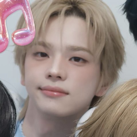 dounyuya's tweet photo. @erraent SHINYU. AK SUKA ANAK BUNGSU YG SOFT SPOKEN, MENGHARGAI PEREMPUAN. TP TTP TENGIL CERIA GEMEY MENAL MENUL 🌹🌹🎀 https://t.co/xgWIqFZnZp