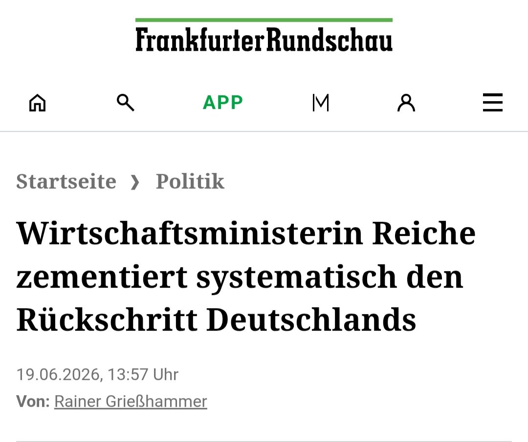 mel__aura's tweet photo. Wann Rücktritt? https://t.co/7YGNlYsDtU