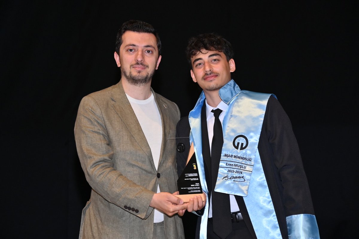imotrb's tweet photo. TMMOB İnşaat Mühendisleri Odası Trabzon Şubesi olarak, Karadeniz Teknik Üniversitesi Mühendislik Fakültesi’nin Mezuniyet Töreni’ne katılım sağladık.
Mezun olan tüm genç mühendisleri tebrik ediyor, meslek hayatlarında başarılar diliyoruz. https://t.co/1dw5EoEPuo