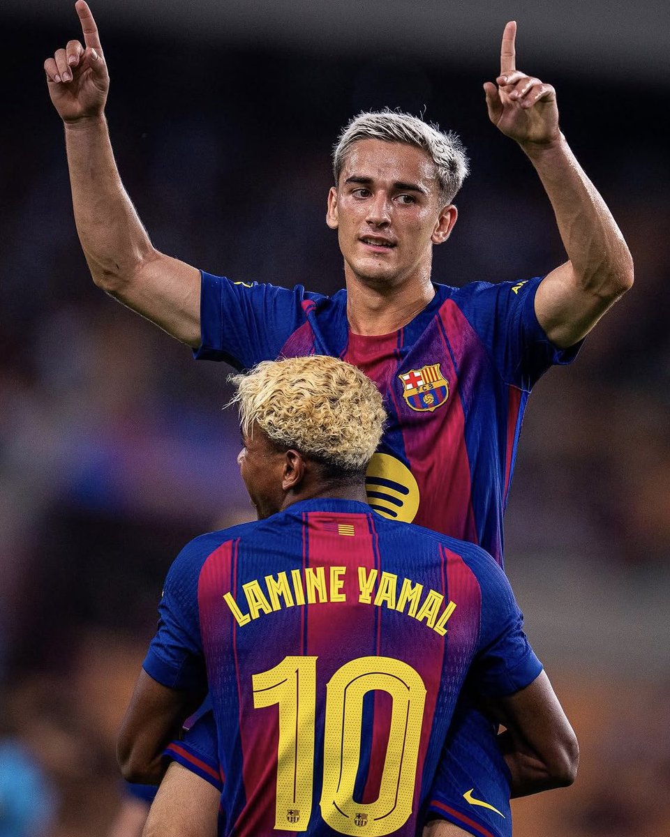 RMCF_Minuto93's tweet photo. 💥🇪🇸ガビの発言が話題に

ガビ『最近、マドリーは左SBをかなり変えた。バルセロナにヤマルがいるからね。ヤマルは最高だよ。マドリーはヤマルを止めるためにククレジャを獲得した』

#スペイン https://t.co/bnV19BG8FO