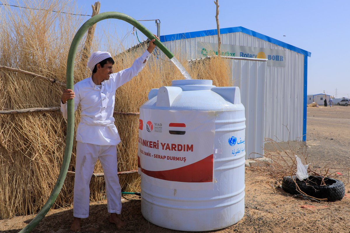 realyiad's tweet photo. في رحلة يومية شاقة لا تنتهي، يبقى #الماء هو الفارق الحقيقي في حياة الكثيرين.💧 
ومن خلال مشاريع #سقيا_الماء، تم إيصال مياه الشرب إلى الأسر المحتاجة، للتخفيف من عبء البحث اليومي عنها، ومنحهم حقهم الأساسي في الحياة.

In a difficult and never-ending daily journey, water remains the real difference in the lives of many. 💧
Through the #Water_Supply projects, drinking water has been delivered to families in need, easing the burden of their daily search for water and granting them their basic right to life. 💧

#ماء #اليمن #إغاثة #عطاء #الوكالة_اليمنية_الدولية_للتنمية