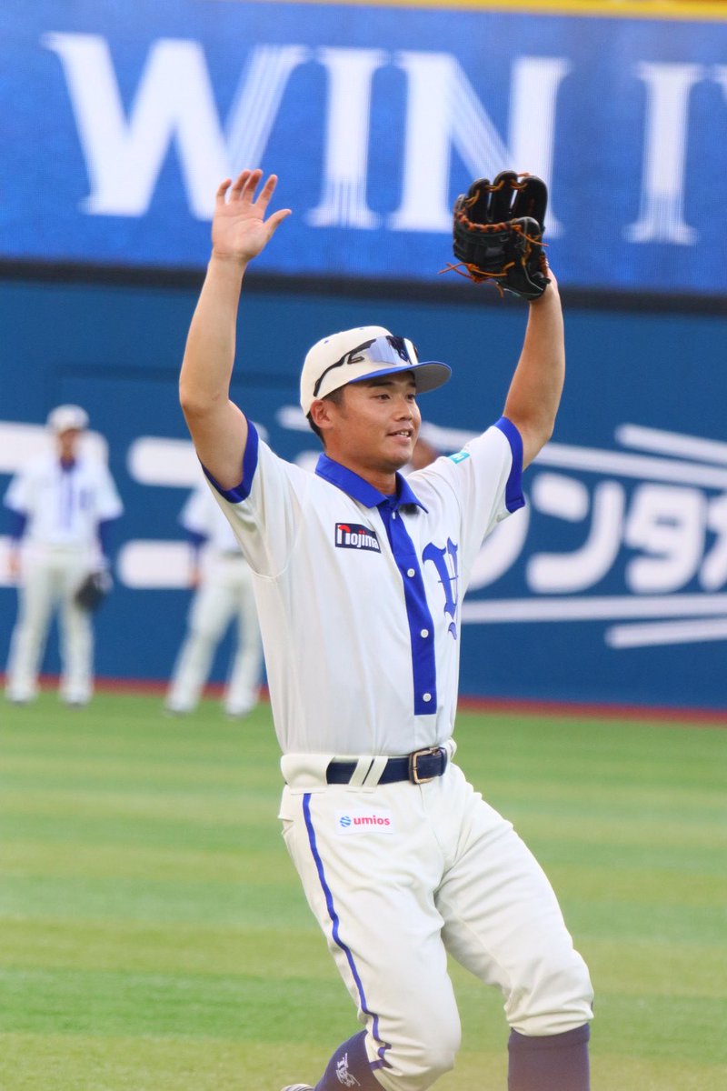 xydb_dena31's tweet photo. とばさんも襟似合う

#baystars
2026/6/19 https://t.co/LxYeXqKm2W