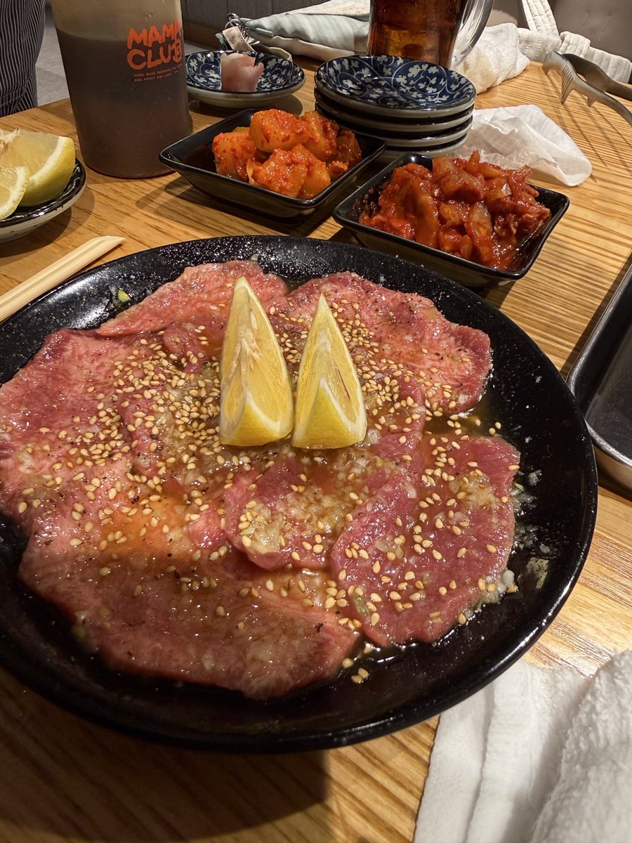 ariventure22's tweet photo. 急遽、焼き肉行きたいとなっても、スタミナ苑もとりとんも韓国ちゃんもとらじも空いてない。ので最寄りの千客万来の好ちゃんへ。ここは空いてて良い！
帰りに足湯も。息子大はしゃぎ。 https://t.co/Da92wB1p7x