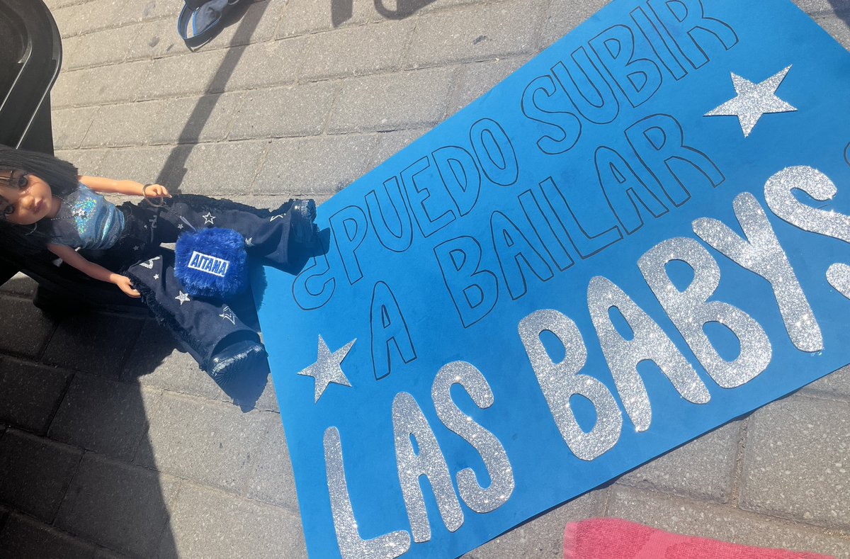 daanieelax's tweet photo. merecerán la pena las horas de cola en early front? 🕺🏻🕺🏻 @NewsAitana @aitana @ocanacosme #CAWTfuengirola  #cawt https://t.co/mbqLNoxcht