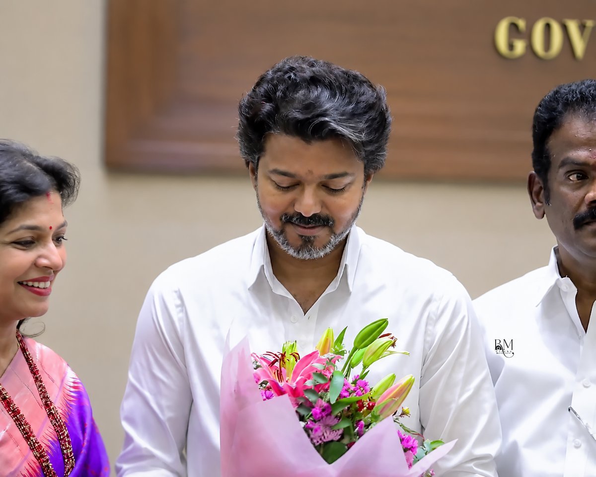 MiniiGirl__'s tweet photo. Can You Believe It?

He's Turning 52 in 2 Days. 😍🎀 CM @TVKVijayHQ https://t.co/3VX2A3UakK