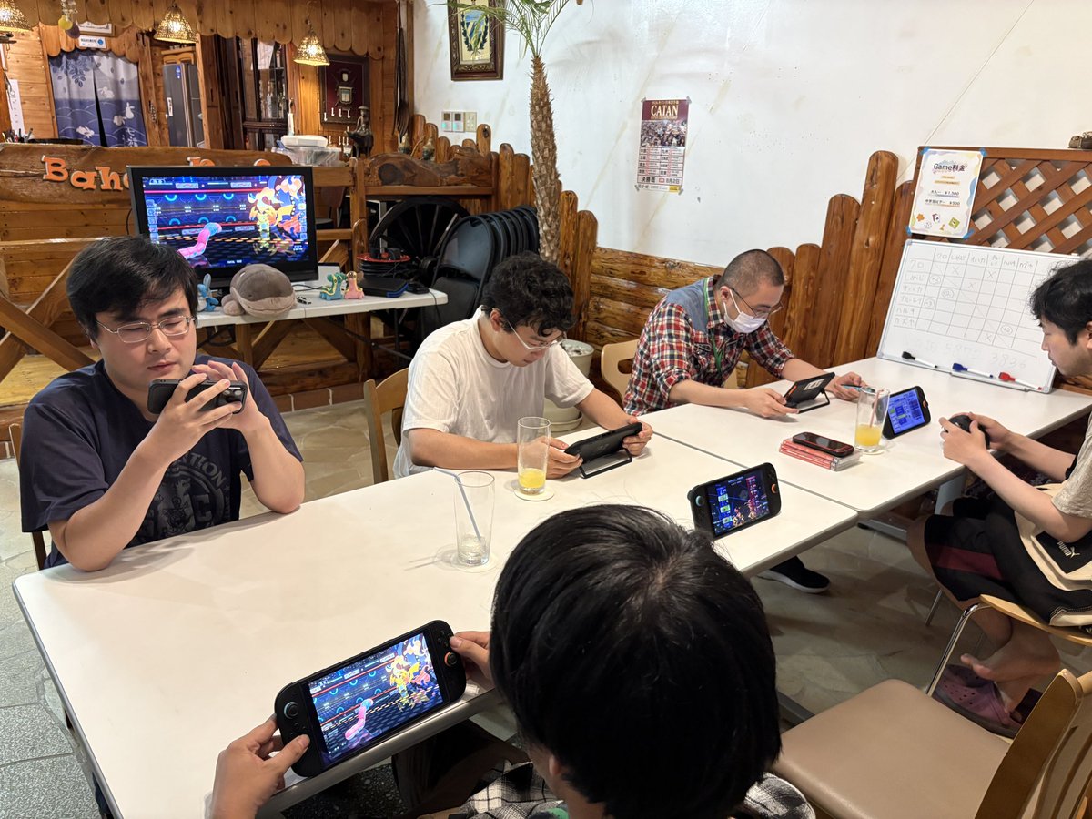 jaeccombo's tweet photo. 本日の
「ポケモンチャンピオンズ交流ミニ大会」

優勝は…
しめじさんでした！🏆

参加いただいた皆さまありがとうございました✨
運営も参加して皆んなで楽しくポケモン対戦することが出来ました😆

#ポケモンチャンピオンズ
#eスポーツCOMBO
#上越
#新潟
#カジュアル大会 https://t.co/4jmqbKJ9dj