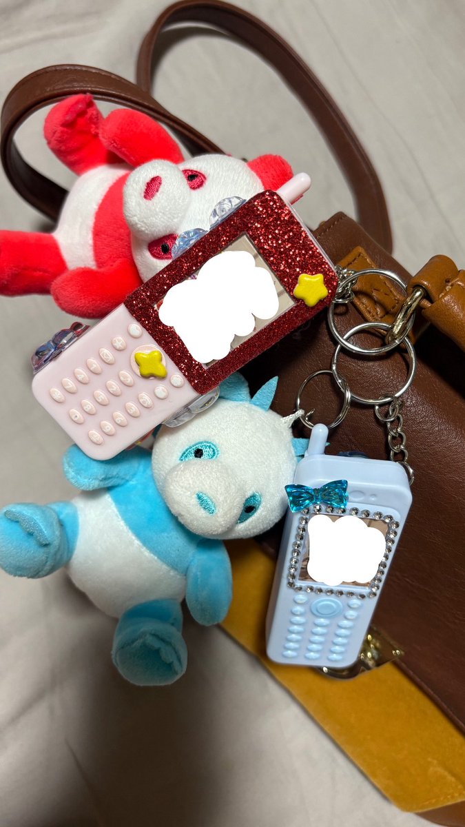 kogeuru's tweet photo. 息子のカバンがギャルすぎる
（画面にはお写真入ってます） https://t.co/NTMK9mCQzt