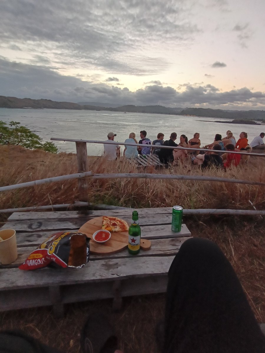 db_mdpl's tweet photo. Tiba-tiba Sunset di Josie https://t.co/gfhChf49od