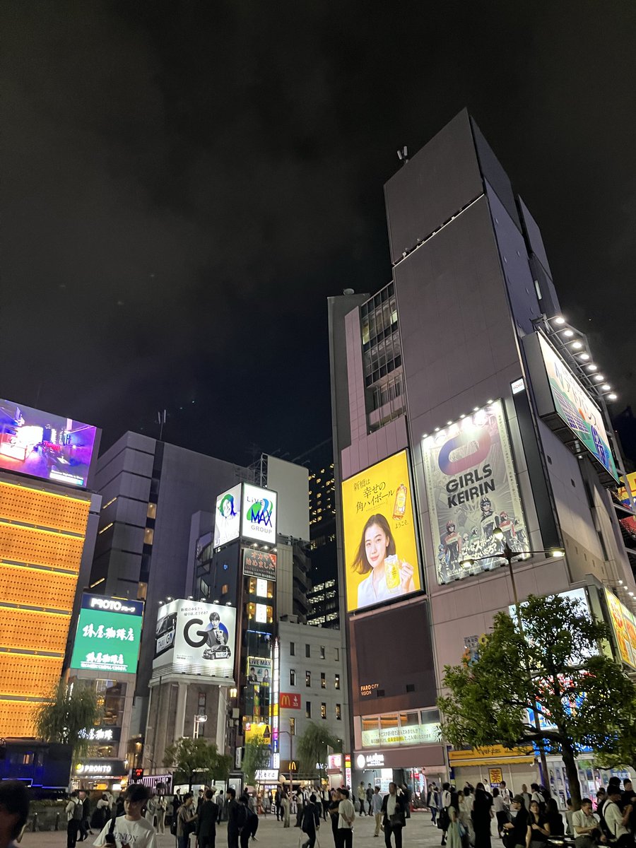 beck014k2's tweet photo. 新橋に移動🍺 https://t.co/MkQFYZHFyG