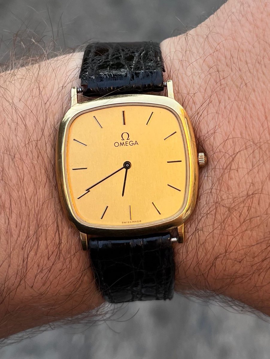 watchlubtrmod's tweet photo. Zor çıkacak slim kasa omega 
Başlı başına ben burdayım diyen bir saat 
Ezelim mi? :) https://t.co/MbGI542lyK