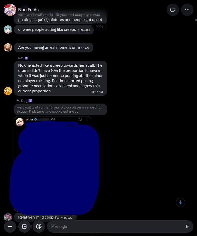 SaveAnchorPoint's tweet photo. @WLKER66 The absolute horror of:

saying no one acted as a creep towards her

Piper pushes it and shouldn't post pics (still not NSFW btw)

Saying I never defended her cosplays and you're a liar

Being agree at ppl spreading my doxx, that was also this leaker u took ss from. https://t.co/bb5aE25HIC