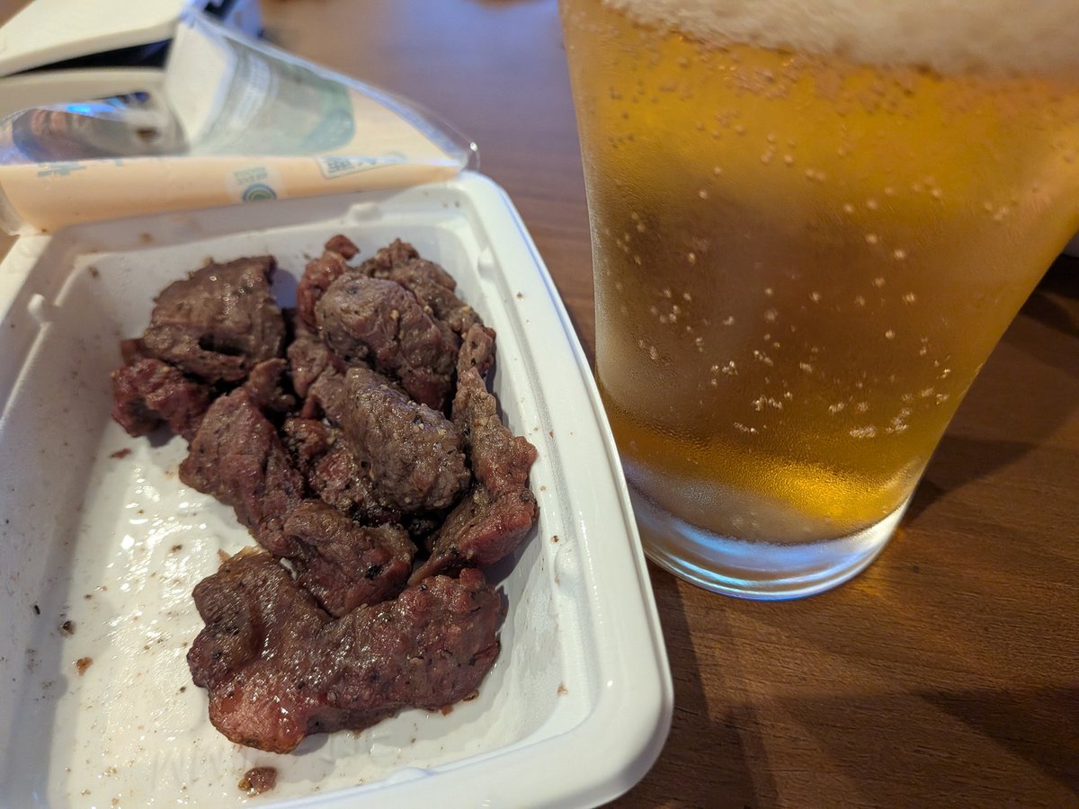 Shun12274's tweet photo. 今週は１年で一番タフな週だった
終わった
酒が美味い https://t.co/XdUmDXJM3z