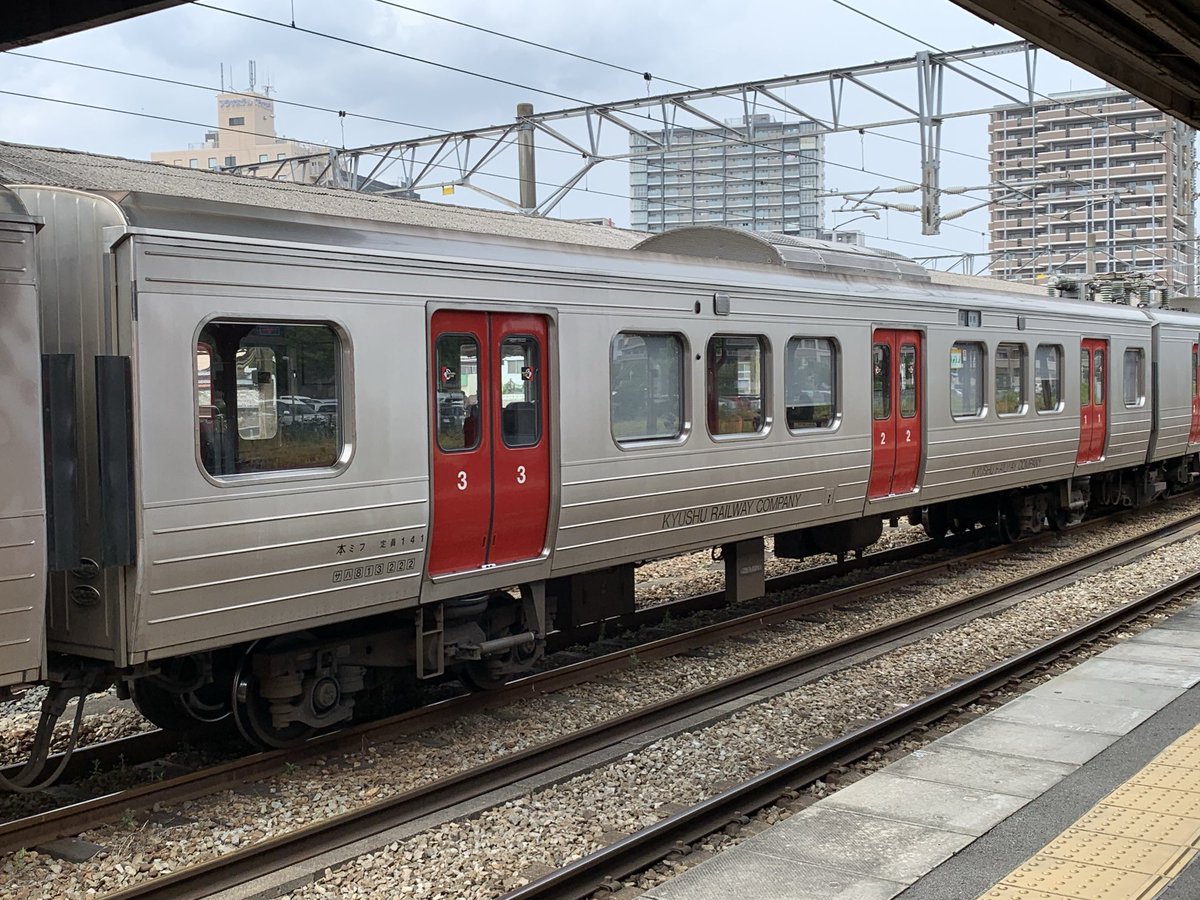 Signal7121's tweet photo. #あんなゴロゴロいた時代が懐かしい
西鉄バス58MC車と811系未公開車同士の連結や改造前の813系や817系
平成時代はこんな感じだな https://t.co/6oHaIKu4Rv