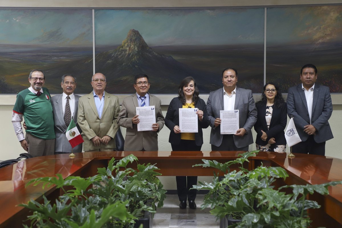 eqronomia's tweet photo. La @uaqmx y el Colegio de Ingenieros Directores Responsables de Obra, Corresponsables y Especialistas de la Ingeniería del Estado de Querétaro A.C. firmaron un convenio con el propósito de desarrollar programas y esfuerzos conjuntos. https://t.co/L7dDHsBfAN https://t.co/QK5mGnI7SO