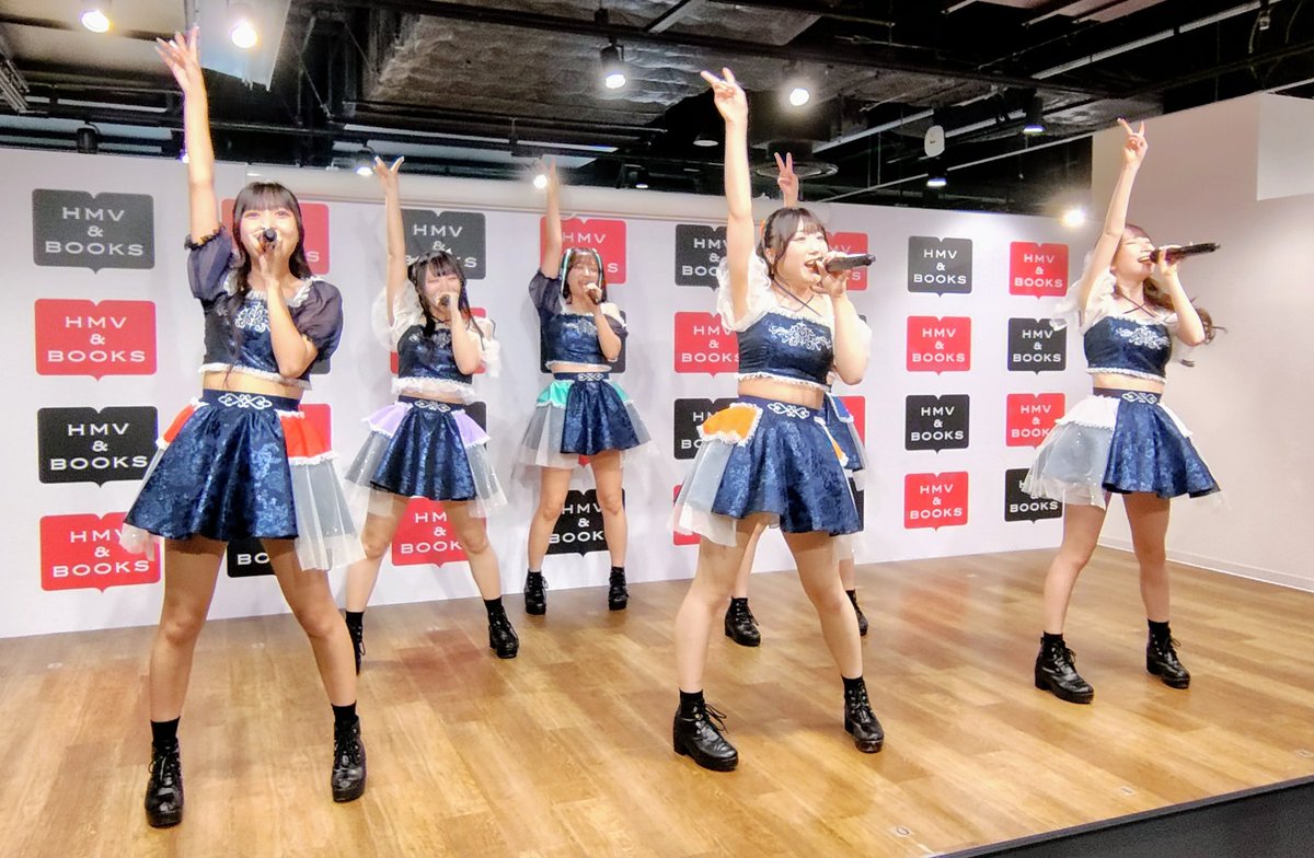 6月12日大阪 難波 HMV NAMBA 東京のアイドルグループ 「桃色革命