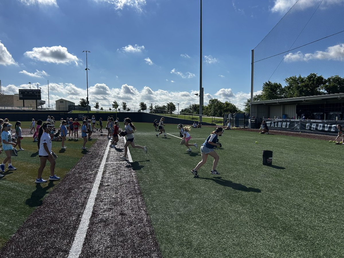 wghs_softball's tweet photo. We had an absolutely amazing time at softball camp this week! Thank you to all 129 campers and their families who came out! Have a great summer!☀️😎 #thestandard https://t.co/ytY3SP98Oi