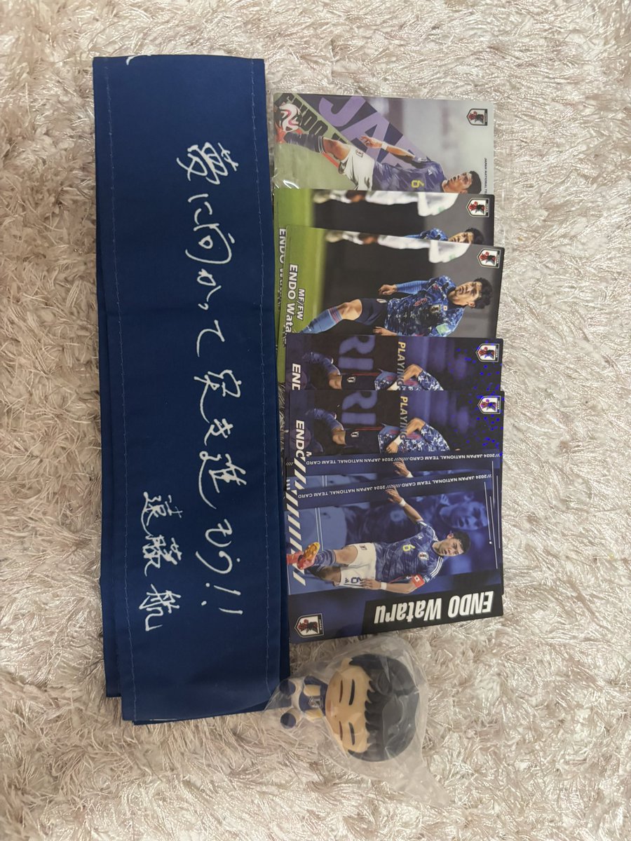 WithU8114's tweet photo. @myheroO826 @0 リプ失礼致します
こちら全て➕C賞遠藤選手とC賞伊東純也選手の交換は可能でしょうか？ご検討よろしくお願い致します https://t.co/shADjaKMul